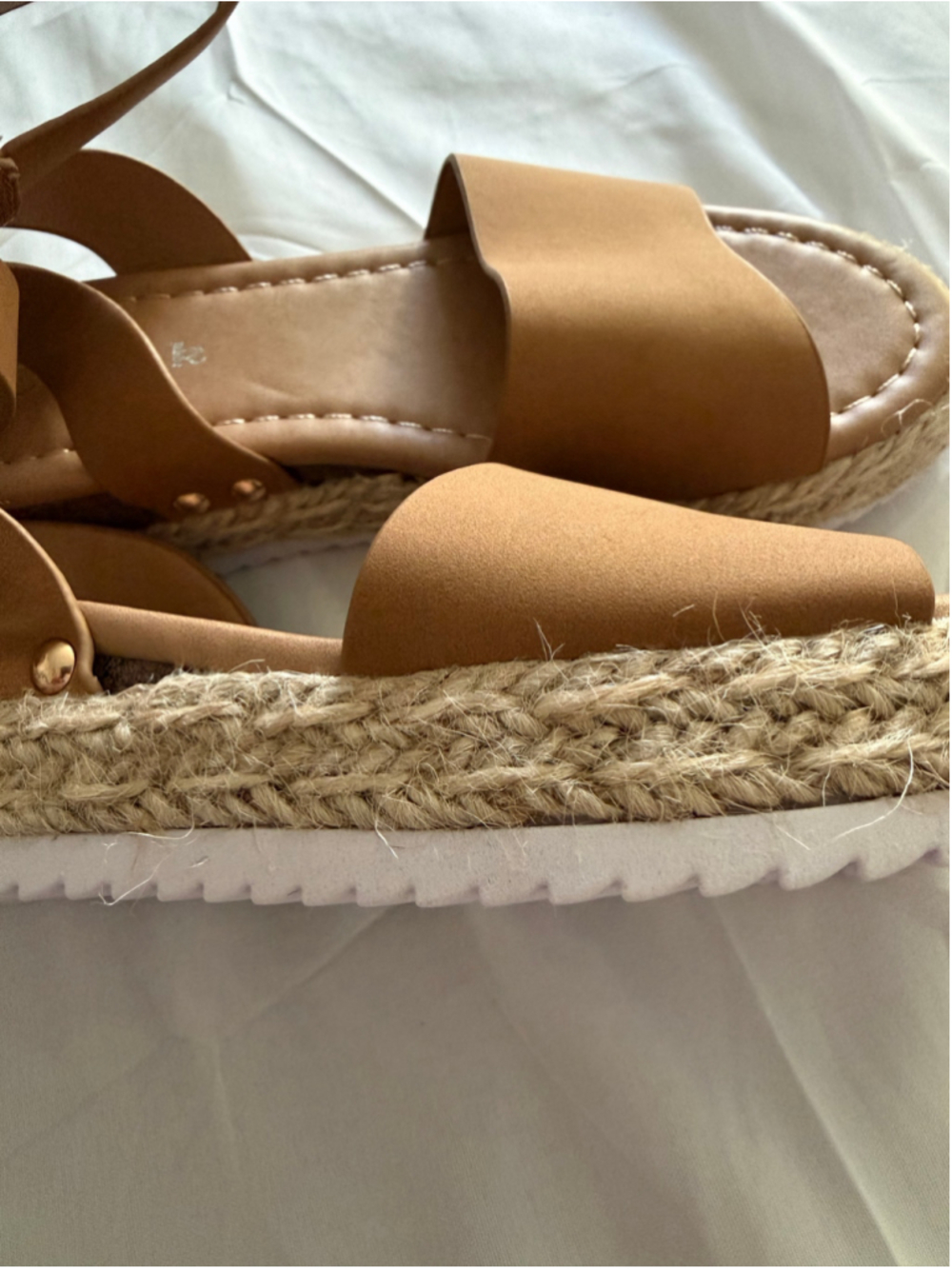Link Tan Espadrille Sandals Size 7 Gold Buckle - Picture 4 of 6